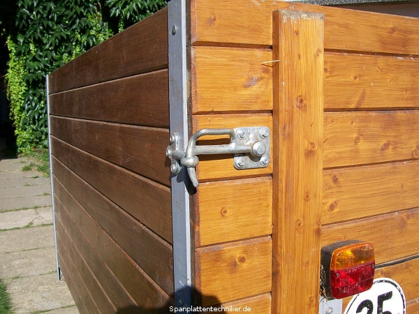 Modernisierter Hängeraufbau.