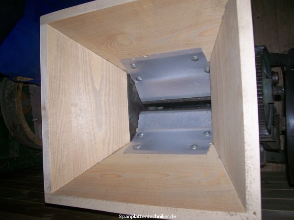 Eine reparierte Kornquetschmaschine.