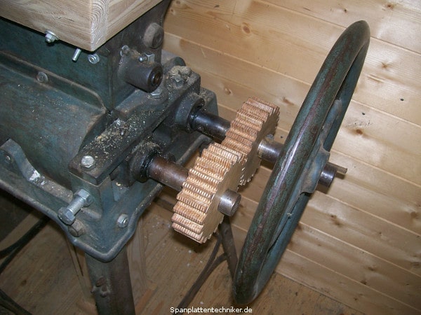 Eine reparierte Kornquetschmaschine.