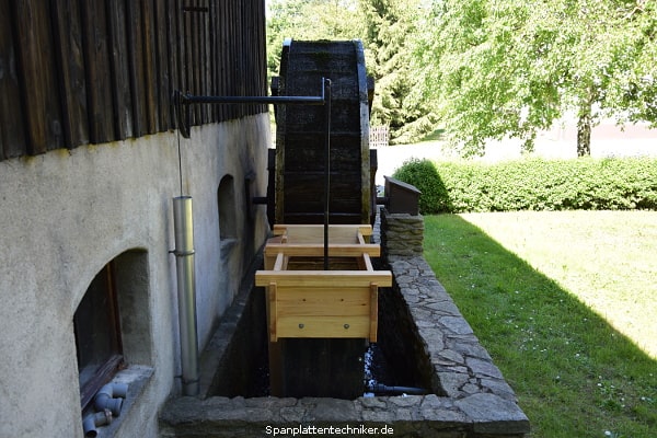 Das Wasserrad nach paar Jahren Betriebszeit.